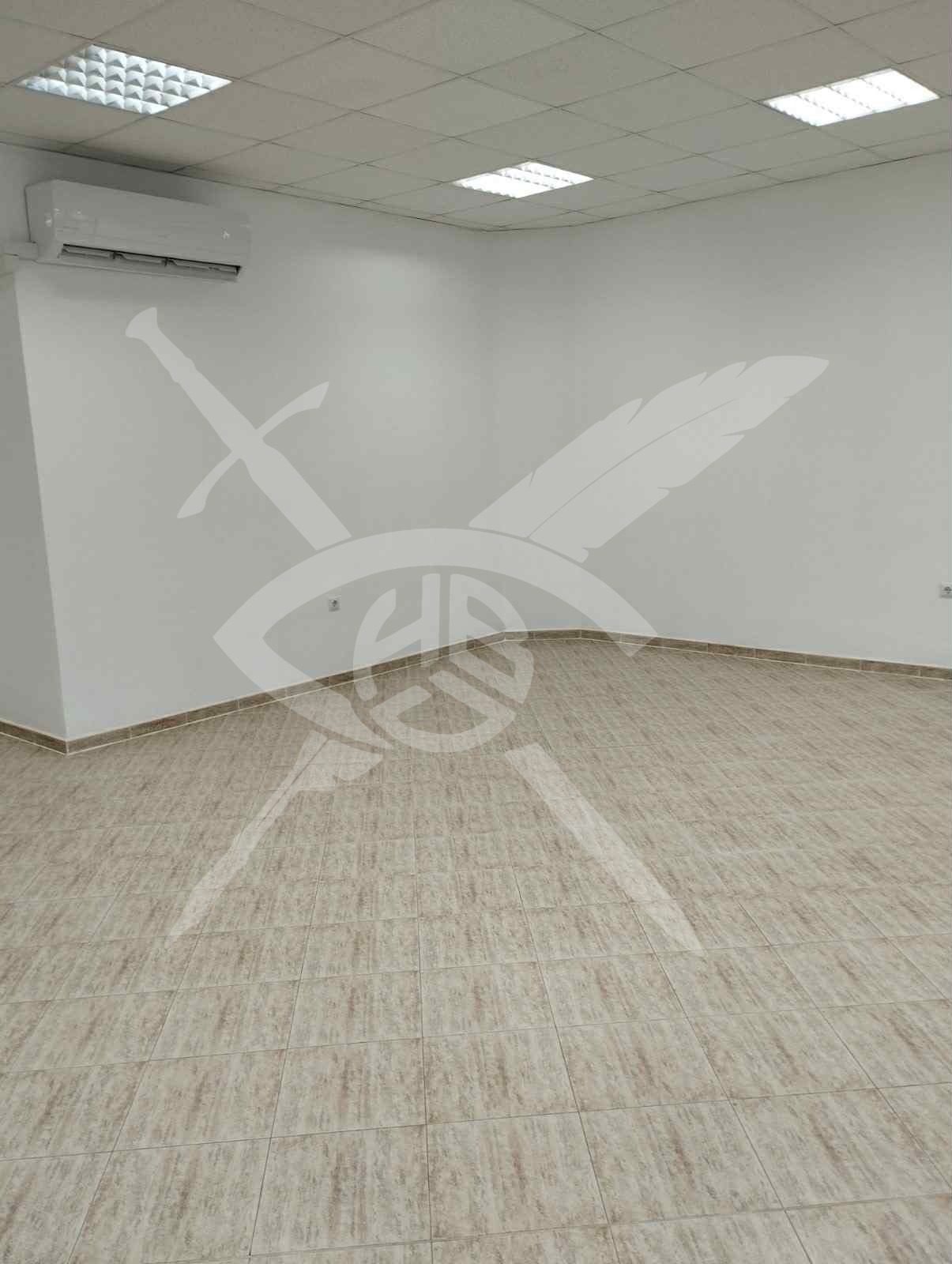 Дава под наем МАГАЗИН, гр. Варна, Левски 1, снимка 2 - Магазини - 51116877