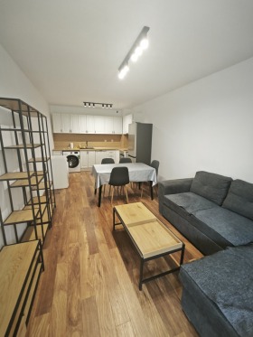 2 quartos Idealen centar, Pleven