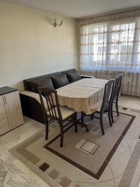 1 quarto Iztok, Sofia