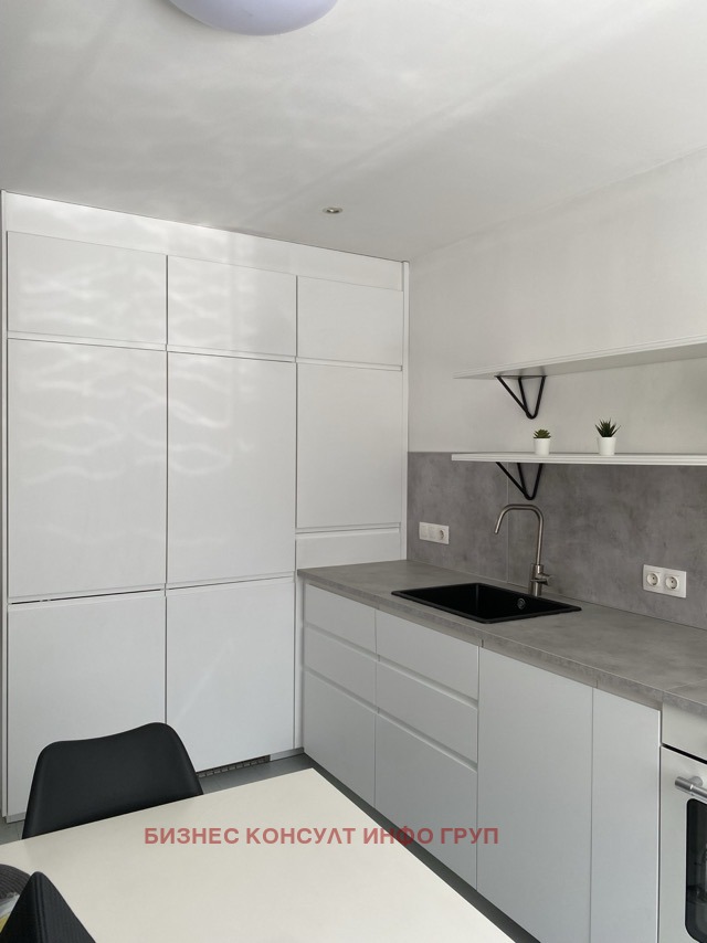 Дава под наем 2-СТАЕН, гр. София, Оборище, снимка 2 - Апартаменти - 53774692