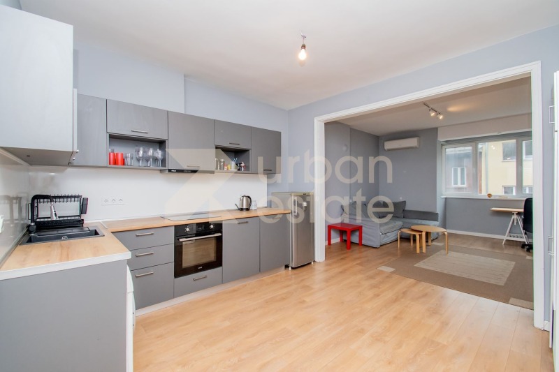 Дава под Наем 2-СТАЕН в град София, Център - 75 кв.м / 650 € » 1 271.29 лв., ЪРБАН ЕСТЕЙТ