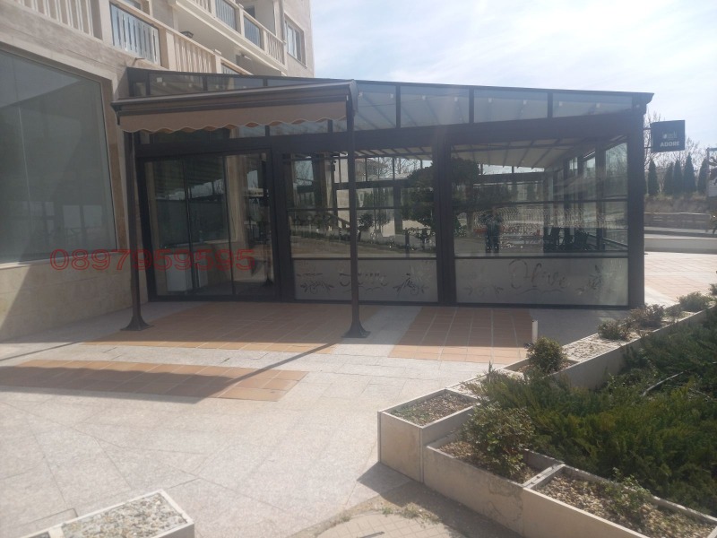 Дава под наем ЗАВЕДЕНИЕ, с. Топола, област Добрич, снимка 2 - Заведения - 52783951