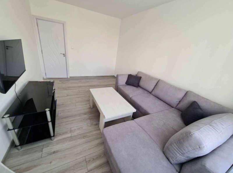 Дава под нем  2-стаен, град София, Красна поляна 3 •  650 EUR • ID 63217468 — holmes.bg - [1] 