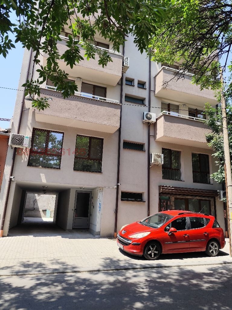 Дава под наем ГАРАЖ, ПАРКОМЯСТО, гр. Пловдив, Кючук Париж