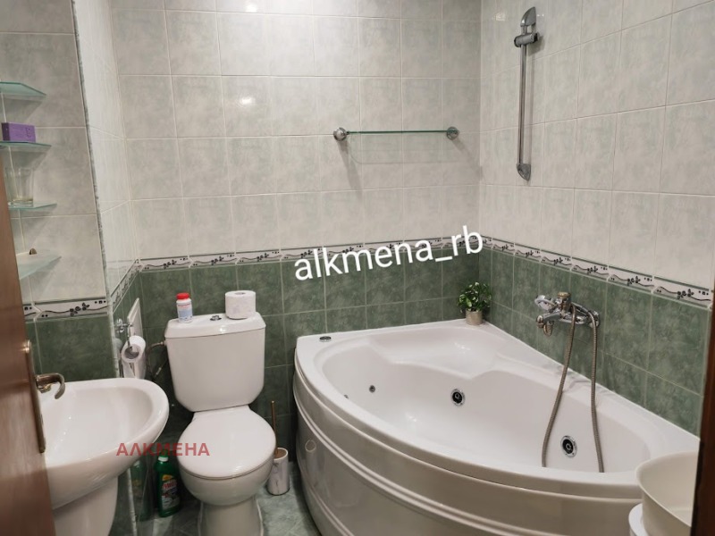 K pronájmu  2 ložnice Sofia , Borovo , 130 m2 | 60194543 - obraz [10]