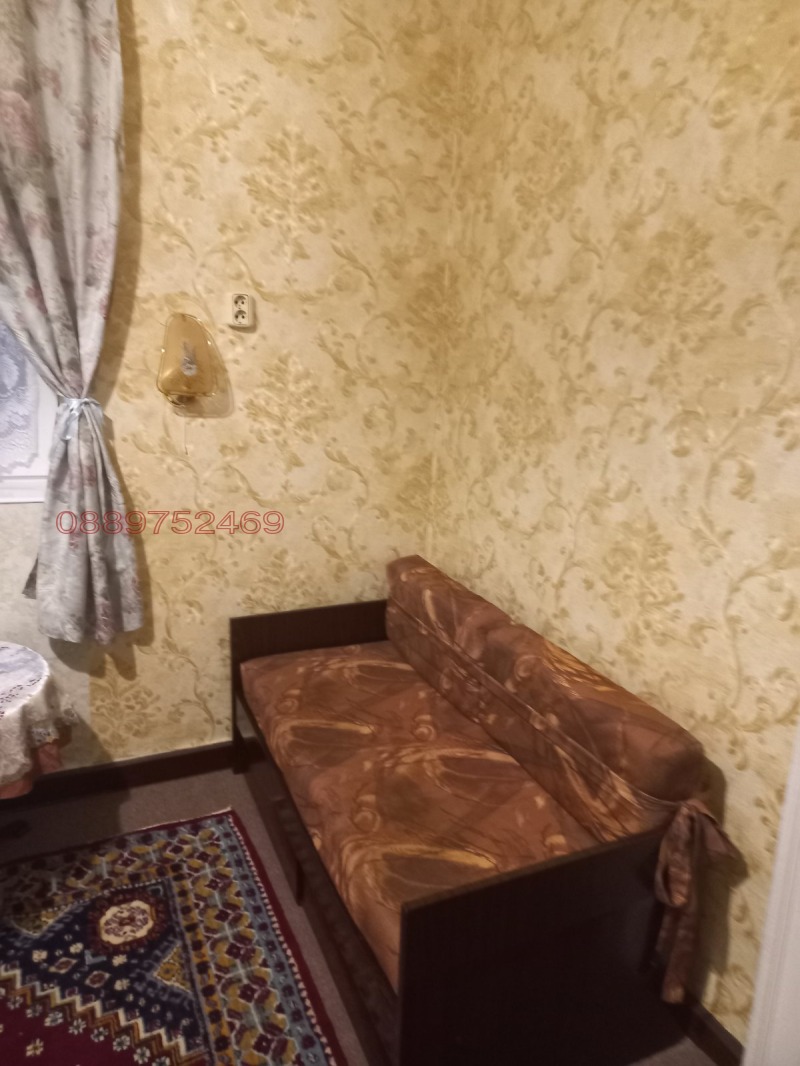 Дава под наем ЕТАЖ ОТ КЪЩА, гр. Плевен, Идеален център, снимка 2 - Етаж от къща - 52785308