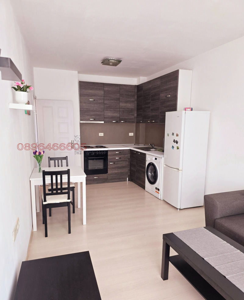Издаје се  1 спаваћа соба Софија , Триагалника , 65 м2 | 18030721