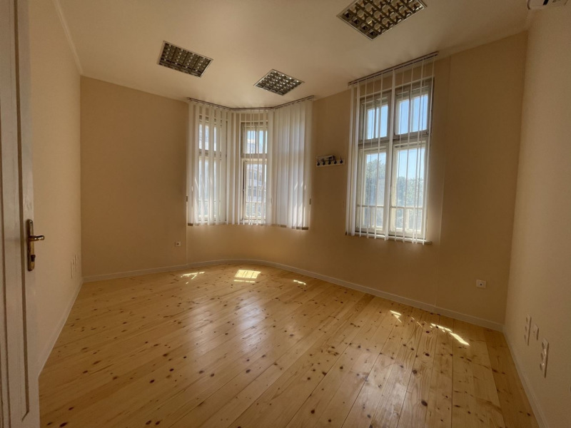 Дава под наем  Къща град Варна , Гръцка махала , 715 кв.м | 40861559 - изображение [9]