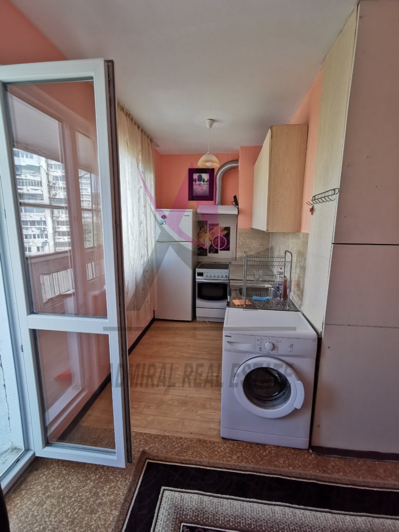 Дава под нем  2-стаен, град Варна, Левски 1 •  275 EUR • ID 54834947 — holmes.bg - [1] 