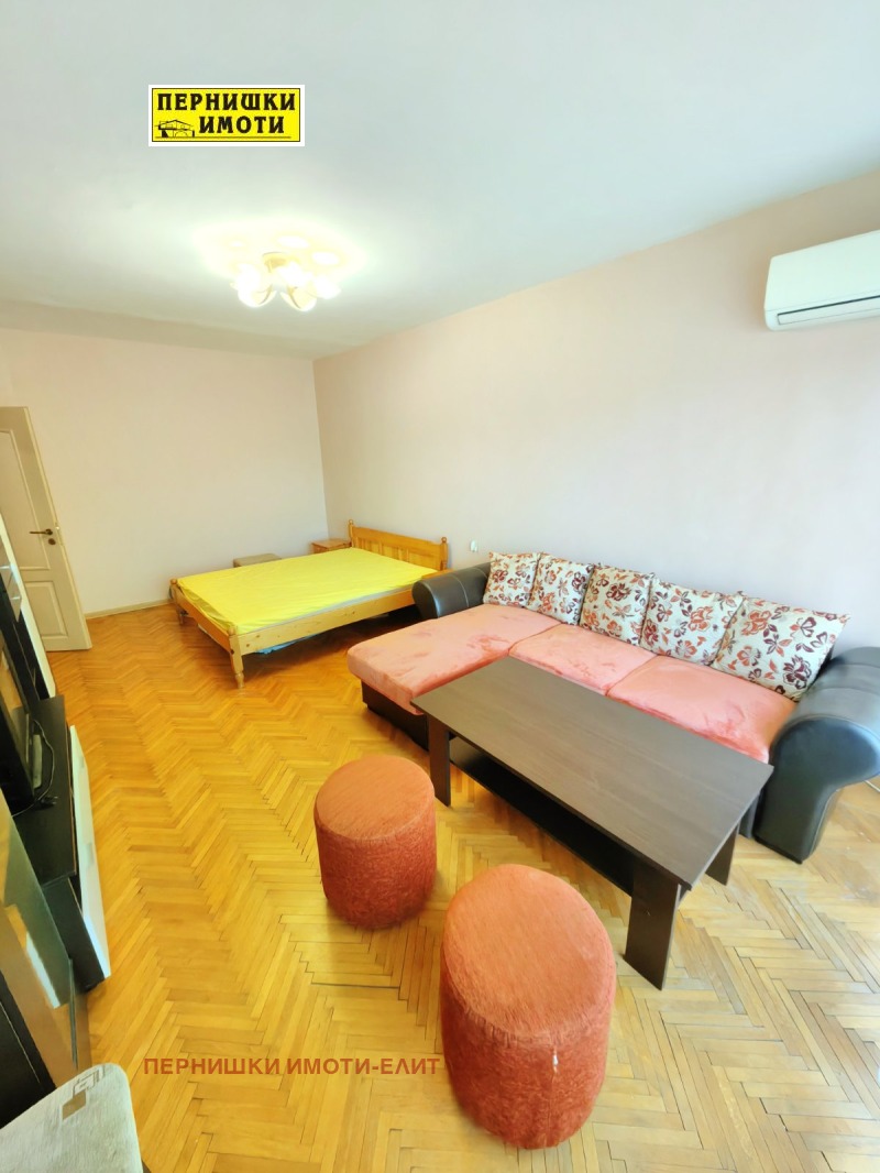 Kiadó  Stúdió Pernik , Iztok , 45 négyzetméter | 37824795 - kép [7]
