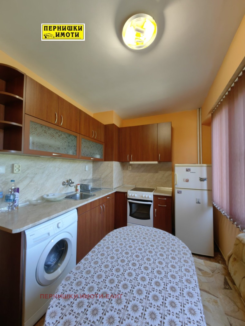 Kiadó  Stúdió Pernik , Iztok , 45 négyzetméter | 37824795 - kép [3]
