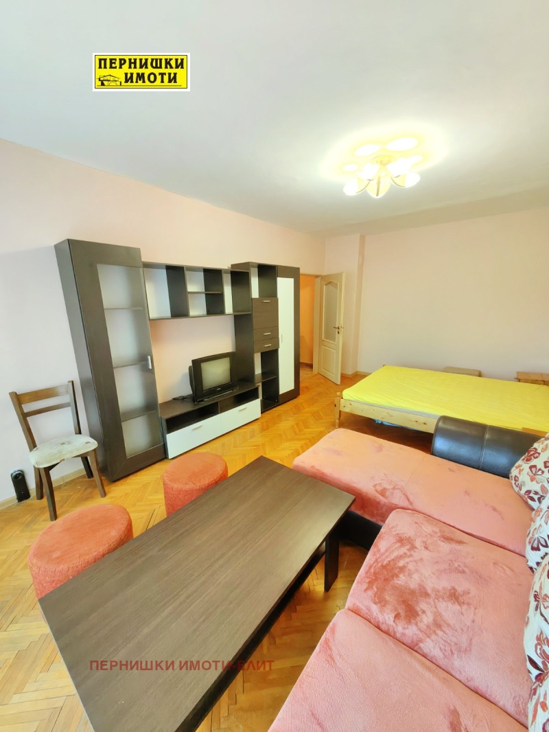 Kiadó  Stúdió Pernik , Iztok , 45 négyzetméter | 37824795 - kép [5]