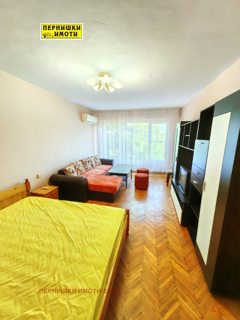 Kiadó  Stúdió Pernik , Iztok , 45 négyzetméter | 37824795 - kép [6]