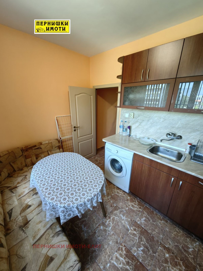 Kiadó  Stúdió Pernik , Iztok , 45 négyzetméter | 37824795 - kép [2]
