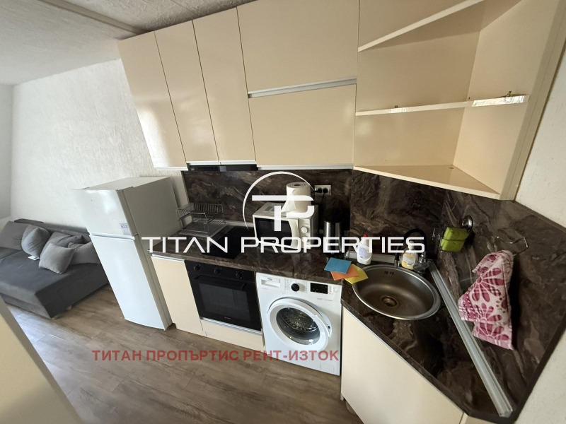 Zu vermieten  1 Schlafzimmer Burgas , Wazraschdane , 53 qm | 37352599