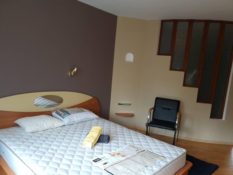 Издаје се  1 спаваћа соба Софија , Обориште , 70 м2 | 32480093 - слика [3]