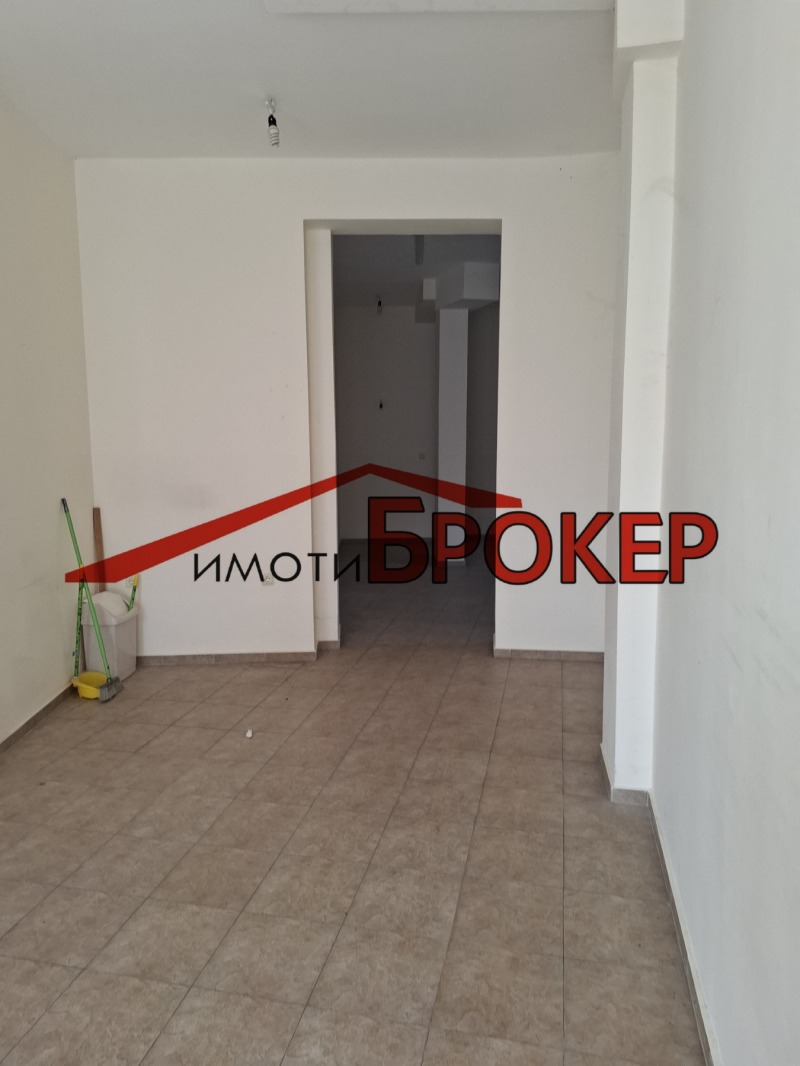 De inchiriat  Magazin Sliven , Cluțohor , 120 mp | 74207581 - imagine [8]