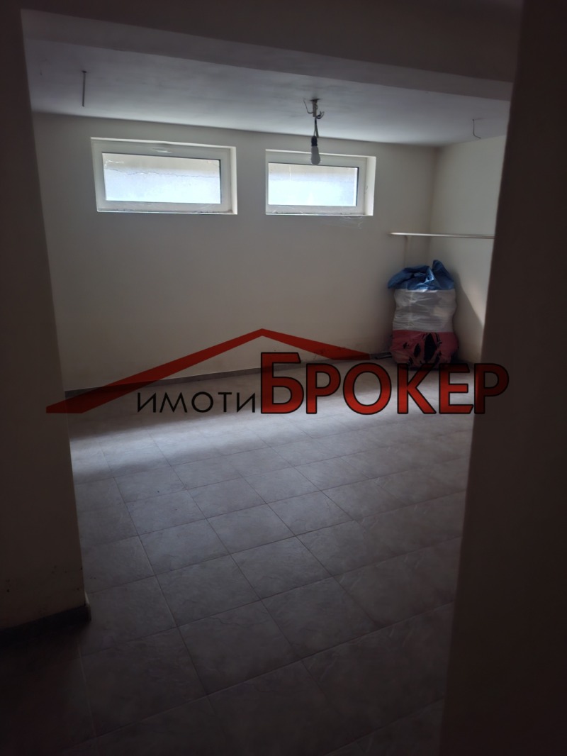 De inchiriat  Magazin Sliven , Cluțohor , 120 mp | 74207581 - imagine [13]