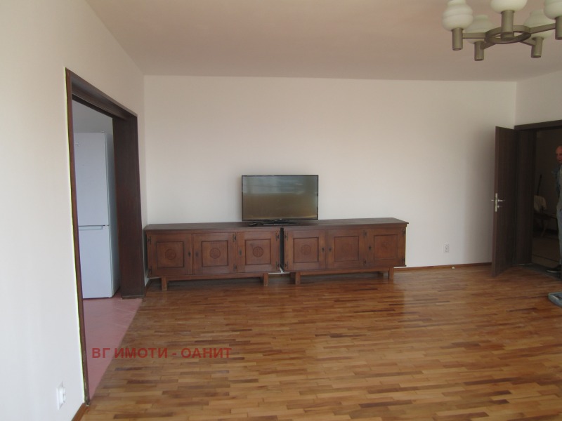 A louer  2 chambres Sofia , Izgrev , 180 m² | 83047717 - image [2]