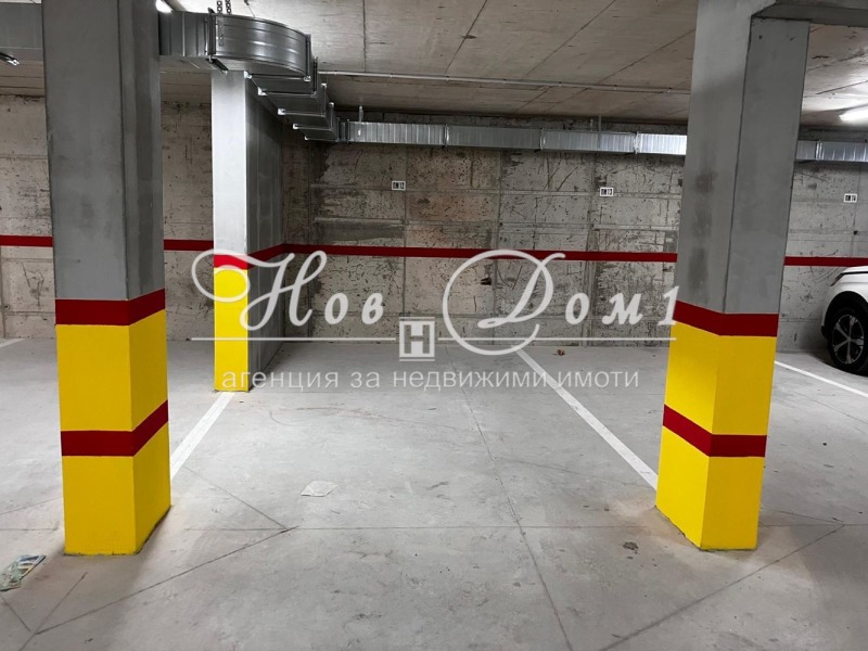 Дава под наем ГАРАЖ, ПАРКОМЯСТО, гр. Варна, Център, снимка 2 - Гаражи и паркоместа - 52501377