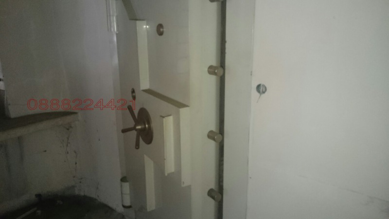 Дава под наем МАГАЗИН, гр. Разлог, област Благоевград, снимка 8 - Магазини - 52778854