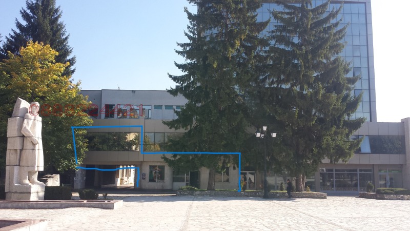 Дава под наем МАГАЗИН, гр. Разлог, област Благоевград, снимка 2 - Магазини - 52778854