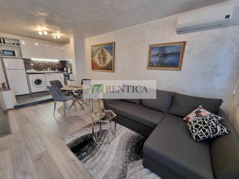 Kiadó  1 hálószoba Varna , Centar , 68 négyzetméter | 19501095