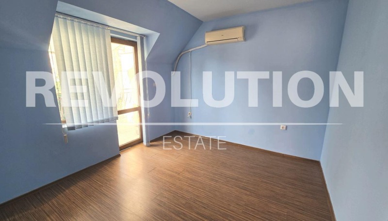 K pronájmu  3 ložnice Varna , Briz , 130 m2 | 87636940 - obraz [6]