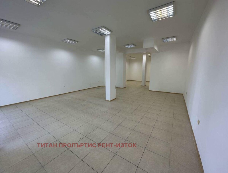 Дава под наем  Магазин град Бургас , Славейков , 131 кв.м | 63081251