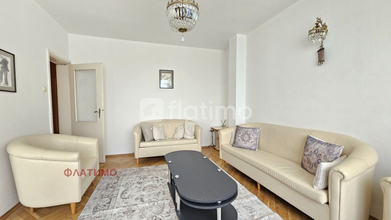 Издаје се  2 спаваће собе Софија , Гео Милев , 130 м2 | 87296590