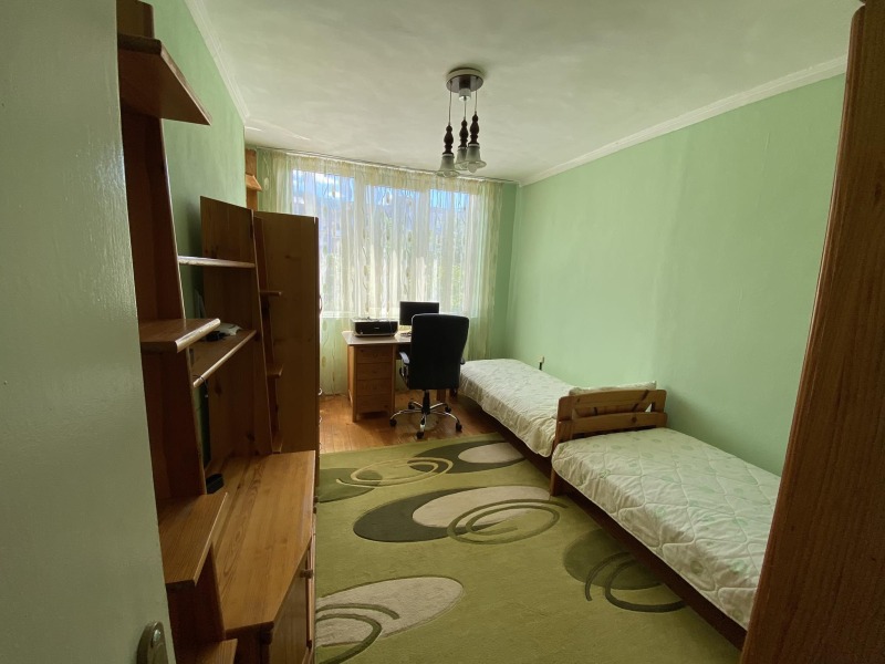 Издаје се  2 спаваће собе Софија , Карпузица , 61 м2 | 36122173 - слика [2]