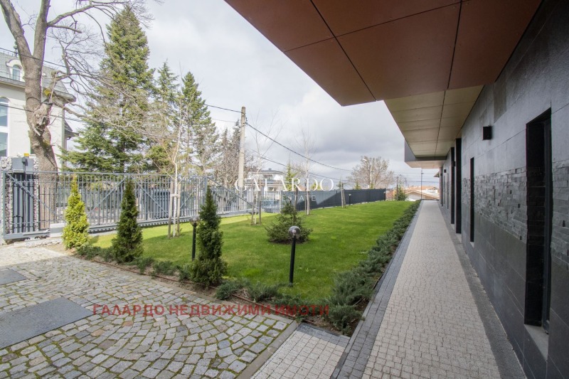 Издаје се  2 спаваће собе Софија , Драгалевци , 200 м2 | 91012675 - слика [16]