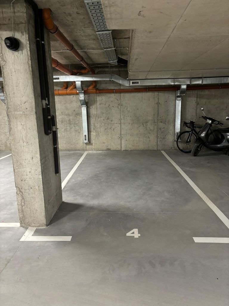 Til leje  Parkeringsplads Sofia , Suhata reka , 13 kvm | 13388135