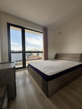 2-стаен град Варна, Операта 5