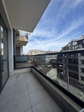 2-стаен град Варна, Операта 10