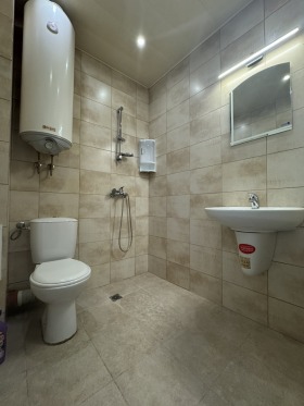 2-стаен град Варна, Операта 8
