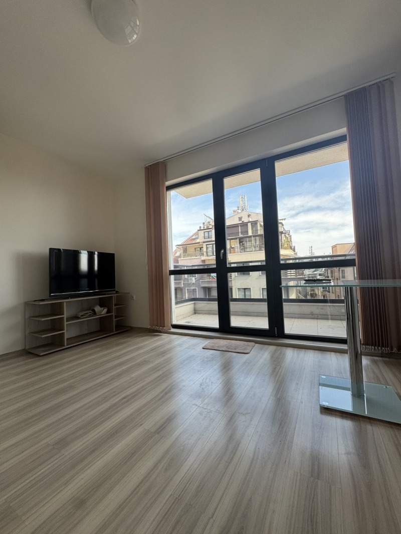 Издаје се  1 спаваћа соба Варна , Операта , 70 м2 | 49176224