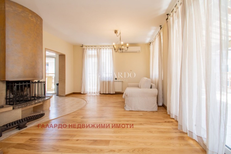 K pronájmu  2 ložnice Sofia , Oborište , 130 m2 | 77413682 - obraz [3]