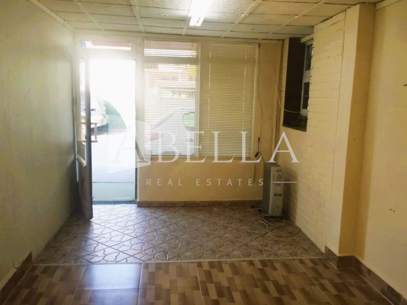 Da affittare  Ufficio Sofia , Bakston , 18 mq | 70101130 - Immagine [2]