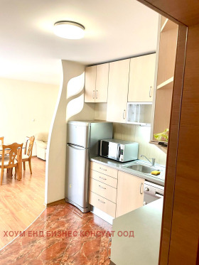 3-стаен град София, Редута 8