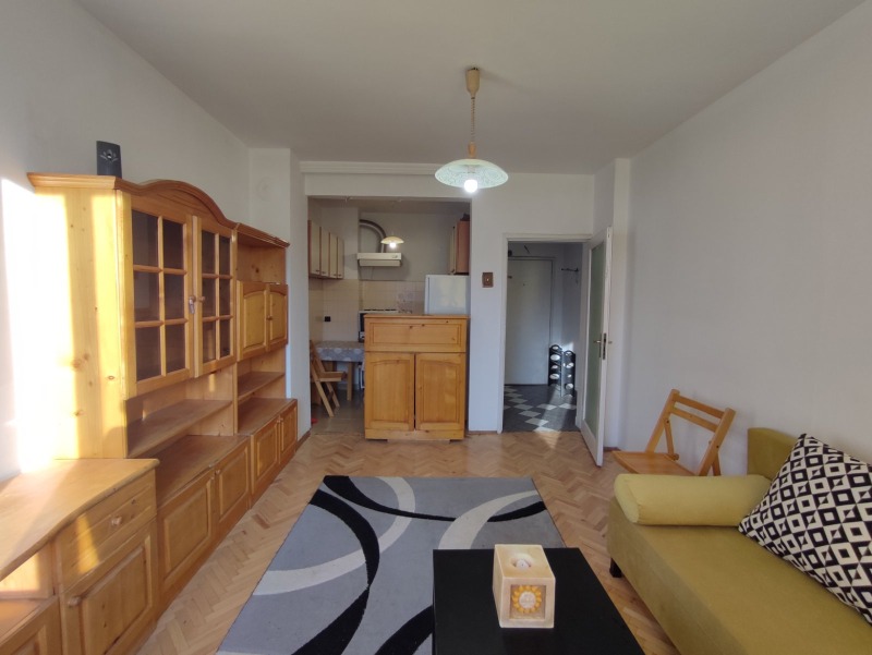 Дава под наем 2-СТАЕН, гр. София, Света Троица, снимка 2 - Апартаменти - 53399976