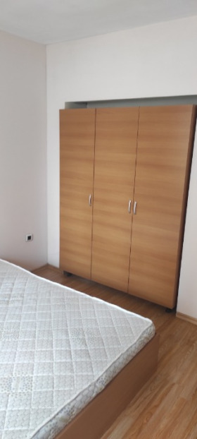 1 quarto Suhata reka, Sofia 7