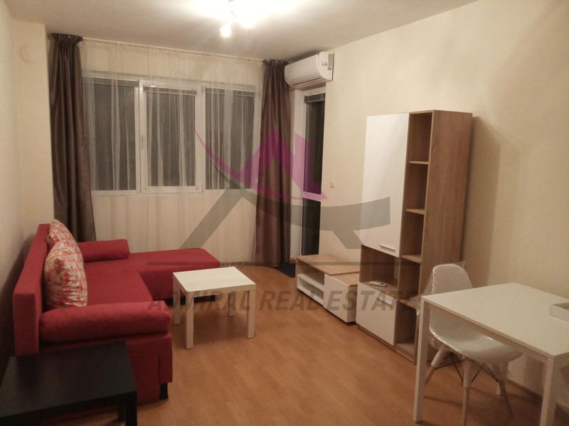 Te huur  1 slaapkamer Varna , Konfuto , 50 m² | 49817857