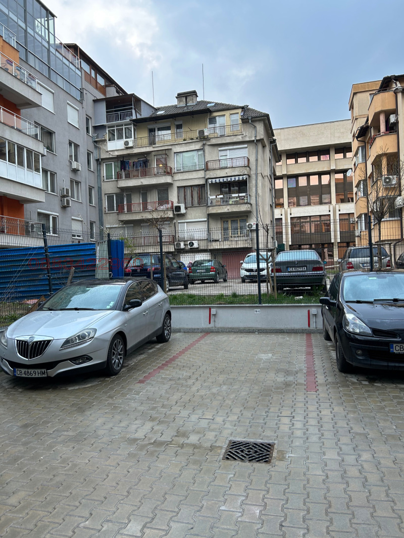 Дава под нем  Гараж, паркомясто, град София, Зона Б-19 •  160 лв. • ID 33839898 — holmes.bg - [1] 