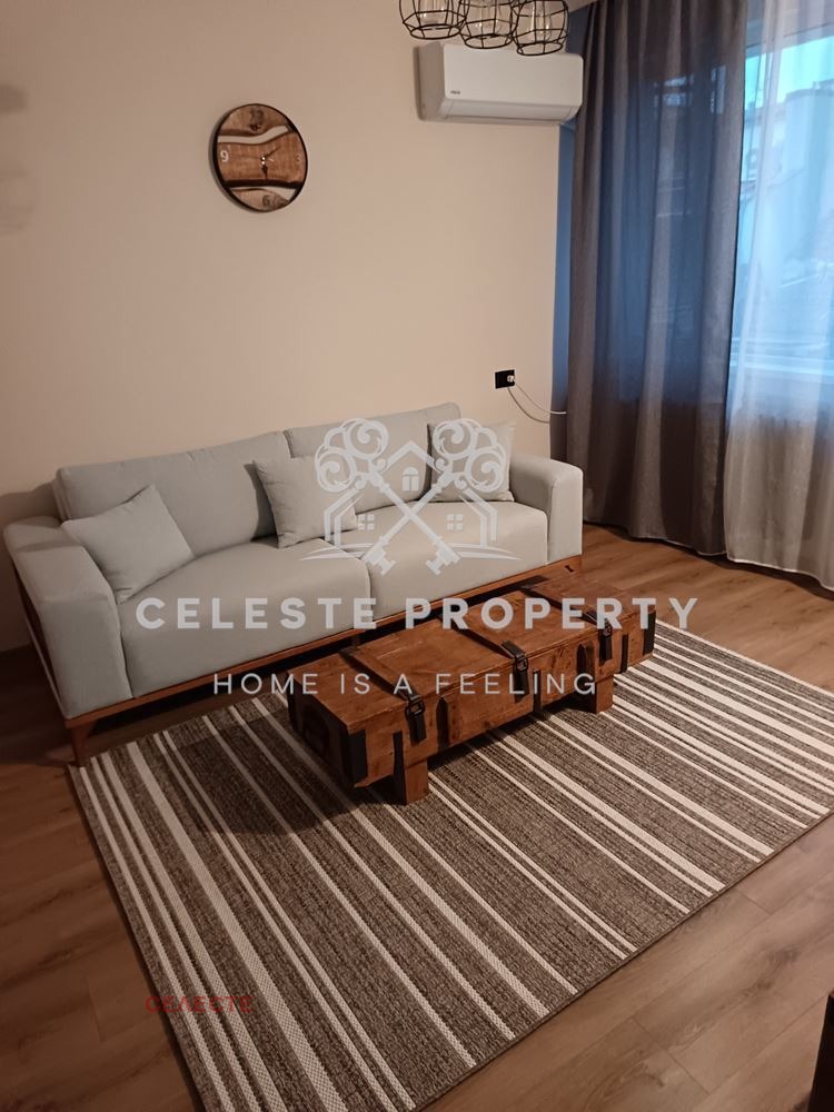Издаје се  2 спаваће собе Софија , Центар , 74 м2 | 11092050 - слика [2]