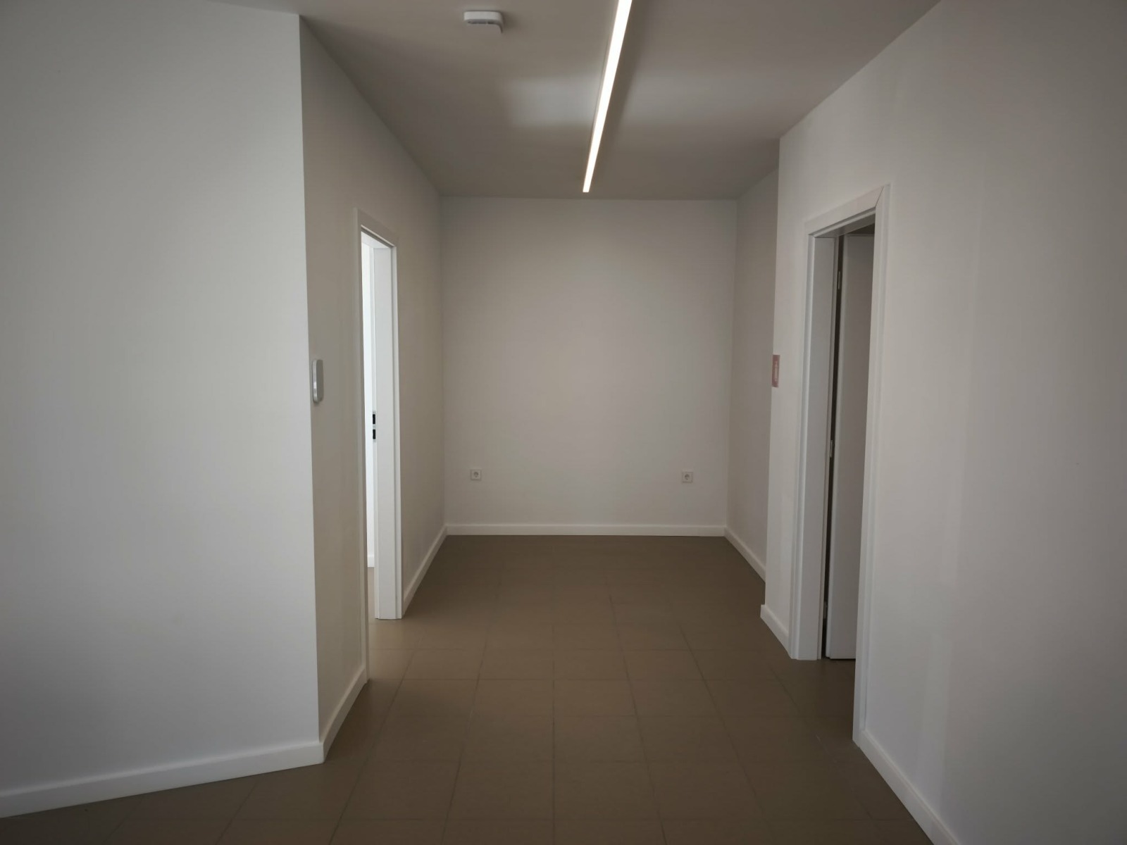 Дава под наем ОФИС, гр. София, Младост 4, снимка 2 - Офиси - 54090376