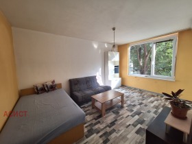 Студио Лјулин 3, Софија