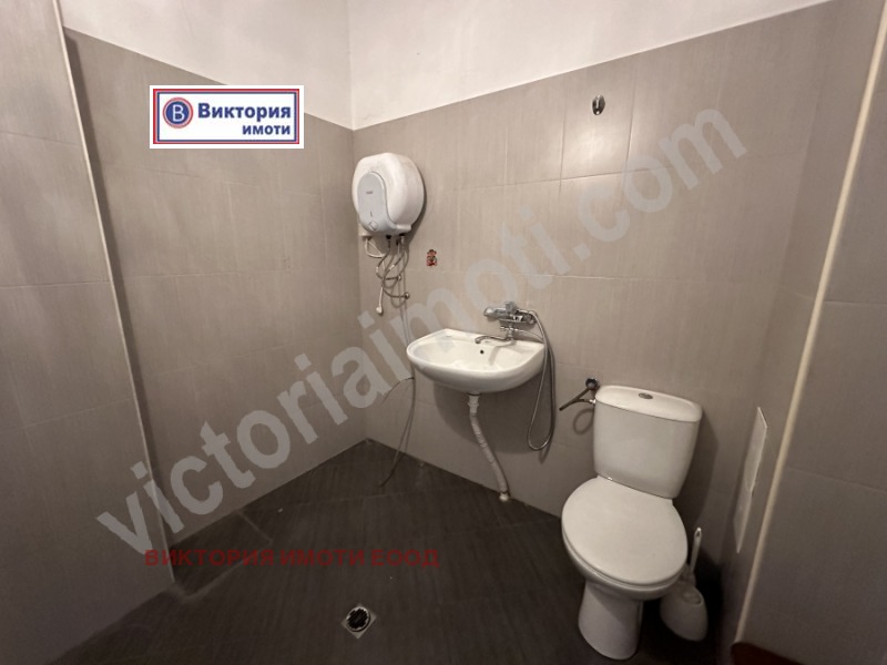 Дава под наем МАГАЗИН, гр. Велико Търново, Бузлуджа, снимка 4 - Магазини - 52646955