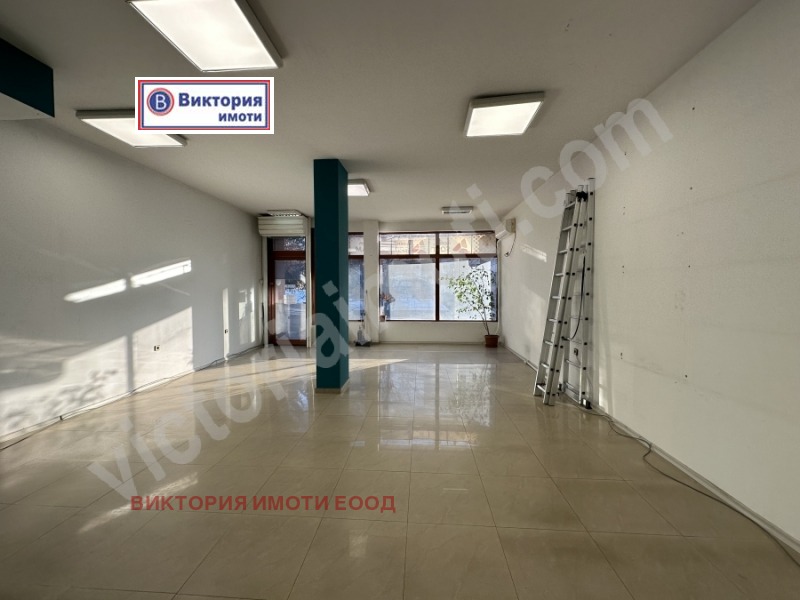 Дава под наем МАГАЗИН, гр. Велико Търново, Бузлуджа, снимка 2 - Магазини - 52646955