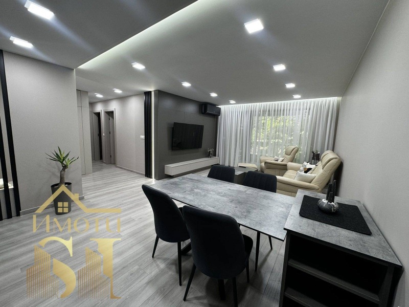 Издаје се  2 спаваће собе Стара Загора , Центар , 94 м2 | 54924405